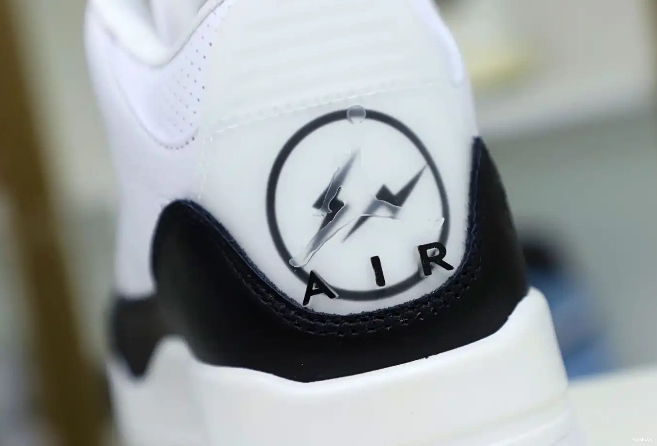 X 3 SP AIR FRAGMENT 'WHITE' DESIGN RETRO JORDAN 0502